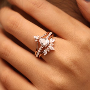 Vintage Pear Shaped  Moissanite Ring Set, 14K Engagement Ring, Unique Wedding Ring for Women, 3 Band Ring Set, Art deco Cluster Ring