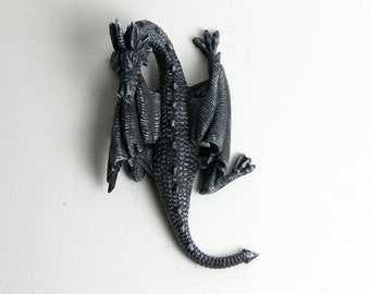 Flying Dragon Wall Hangings - Flying Dragon Metal Wall Art - Garden and Home Decoration - Polyresin Crafts