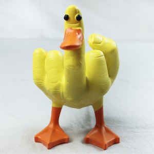 Middle finger duck statue duck you spoof middle finger desktop decoration resin crafts ornaments #B