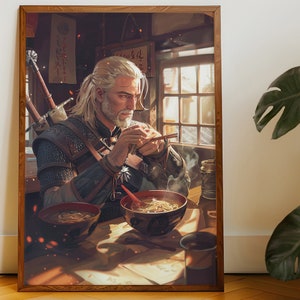 Może przedstawiać: Mężczyzna z brodą i długimi włosami siedzi przy stole i je makaron z miski. Ma na sobie brązową skórzaną kurtkę i białą koszulę. Stół jest nakryty miską makaronu, pałeczkami i szklanką wody. Tło to słabo oświetlony pokój z oknem z tyłu.