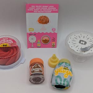 Miniverse Make It Mini Food Diner Series 2, Wave 2 - RED VELVET BUNDT Cake