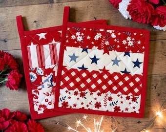 Agarraderas de ollas con diseño patriótico de patchwork, acolchadas, 20x20 cm, reversibles, aislantes, juego de 2, con colgador de lazo. AMERICA 250
