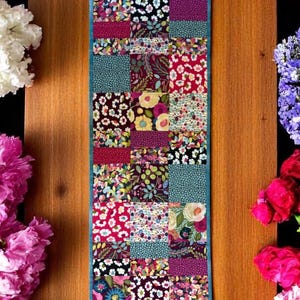 FRAGRANT FIELDS  Quilted Table Runner – Handmade Reversible Patchwork 47x14 – Bold Floral Decor – Cottagecore Spring Accent