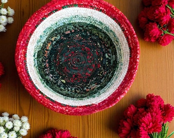 Cuenco navideño de tela hecho a mano: decoración navideña en rojo y verde