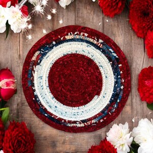 Suporte para panelas Liberty Circle, redondo, 19 cm, revestido em tecido espiralado, decoração patriótica para cozinha, estilo americano, enfeite de mesa, comemorativo do Quatro de Julho.
