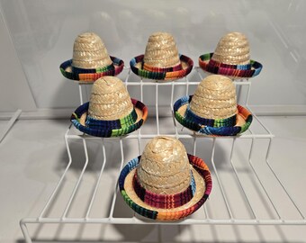 Sombreros en miniatura, decoración del Cinco de Mayo, bandeja escalonada