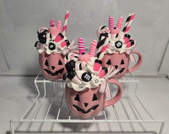 Taza de dulces con forma de calabaza rosa en miniatura (crema batida artificial y cobertura de caramelo) - Decoración de cocina de Halloween