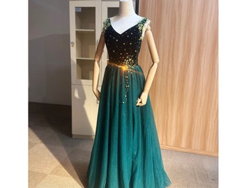 Mysterious Forest Emerald Green Dress,Fairy Green Wedding Dress, Secret Garden Bridal Gowns for Girl, Spanish Spaghetti Strap Gown Backless