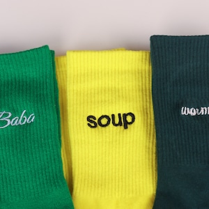 Aangepaste naam sokken, sokken bruiloft, gepersonaliseerde sok, geborduurde familienaam sokken crew, creatief verjaardagscadeau, cadeau voor hem