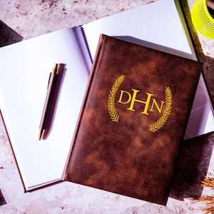 Carnet de croquis personnalisé, journal sans doublure, journal en cuir personnalisé, cadeau pour artistes, journal vierge, cadeau pour elle, carnet de croquis gravé
