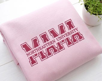 Sudadera universitaria personalizada para mamás - Sudaderas universitarias para mamás con nombre de la universidad bordado personalizado - Regalos universitarios personalizados para mamás