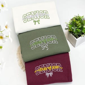 Geborduurd seniorensweater 2026, custom class of 2026-sweater met strik, seniorenhoodie 2026, shirt senioren 2026, senioren cheer-cadeaus