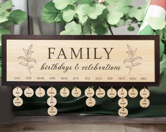 Calendario de cumpleaños familiar de madera personalizado: Decoración rústica para la pared