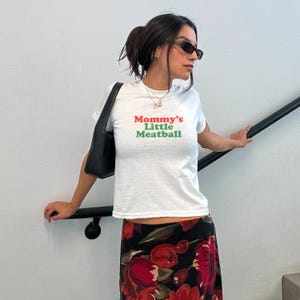 Camiseta infantil com almôndegas da mamãe Y2K, cropped engraçado de comida italiana, camiseta retrô fofa para família, presente vintage estético para crianças