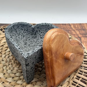 NOW AVAILABLE SMALL Molcajete corazón (handmade) volcanic stone