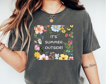 Floral T-Shirt, Flower Shirt, Nature Lover T-Shirt, Garden Shirt, Plant Shirt, Summer T-Shirt, Gift for Women, Comfort Colors Tee, Oversized