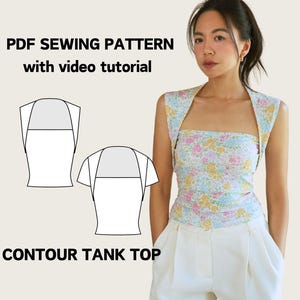 Puede incluir: Una mujer con un top de contorno con estampado floral y pantalones blancos. La imagen incluye un dibujo lineal del top y el texto "PDF SEWING PATTERN with video tutorial" y "CONTOUR TANK TOP".