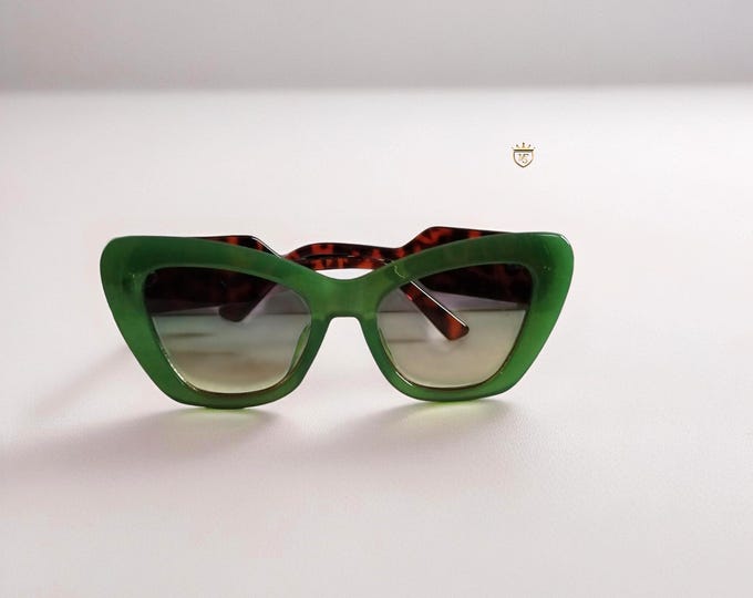 Trendy Fashion CatEye Frame SunGlasses. MFS  for HER.