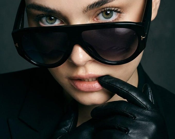 Prestige Oversized Black Sunglasses for Women, Designer-Style UV Frame – OWN The STARLOOK