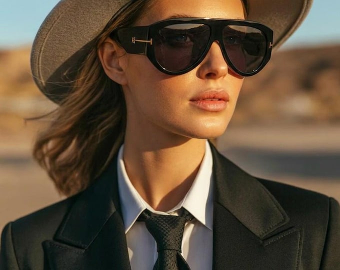Prestige Black SunGlasses for HER. OWN the STAR Look!