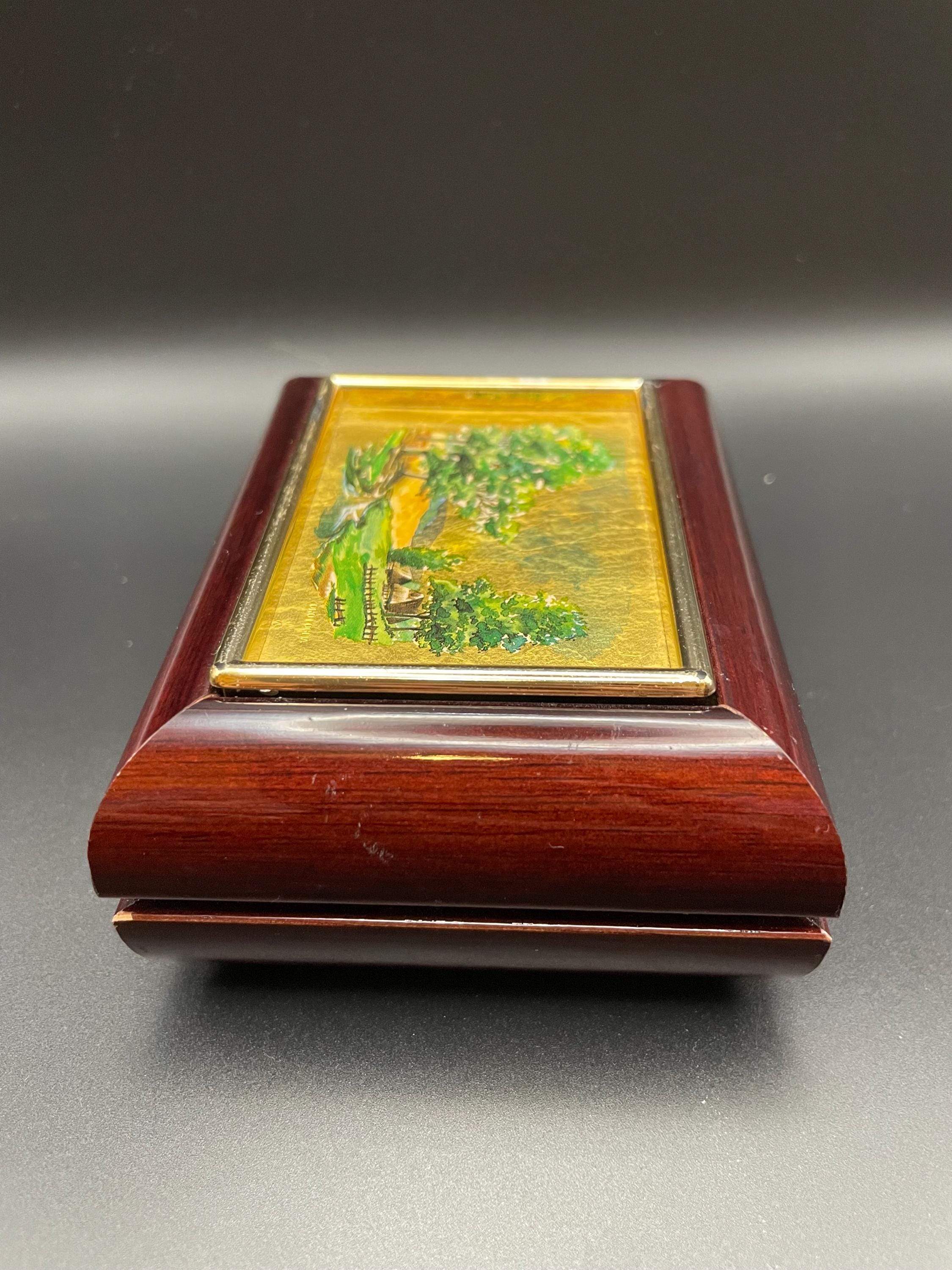 風景画が描かれたヴィンテージ風木製小物入れ｜オルゴール付き