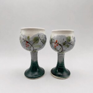 Juego de 2 copas de cerámica de estudio / Copas de vino de gres pintadas a mano / Tazas de cerámica rústica