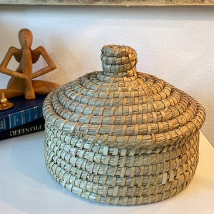 Hand Woven Basket with lid | Decorative Lidded Basket | Bread Basket