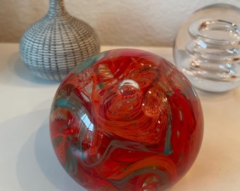 Pisapapeles de cristal artístico vintage con remolino turquesa rojo y flor de burbujas suspendida transparente