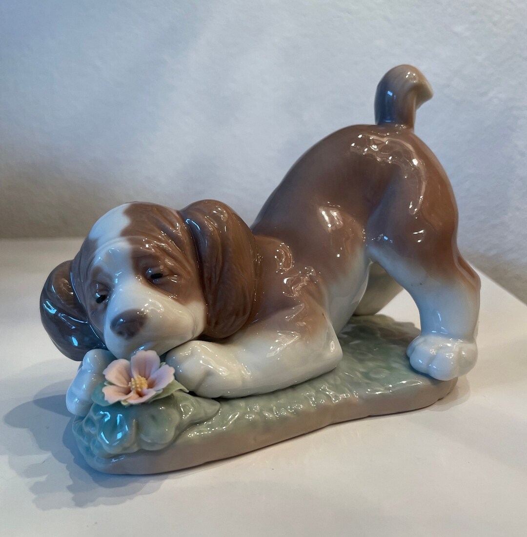 Lladro Puppy Smelling Flower Figurine #6832 READ FLAW - Etsy