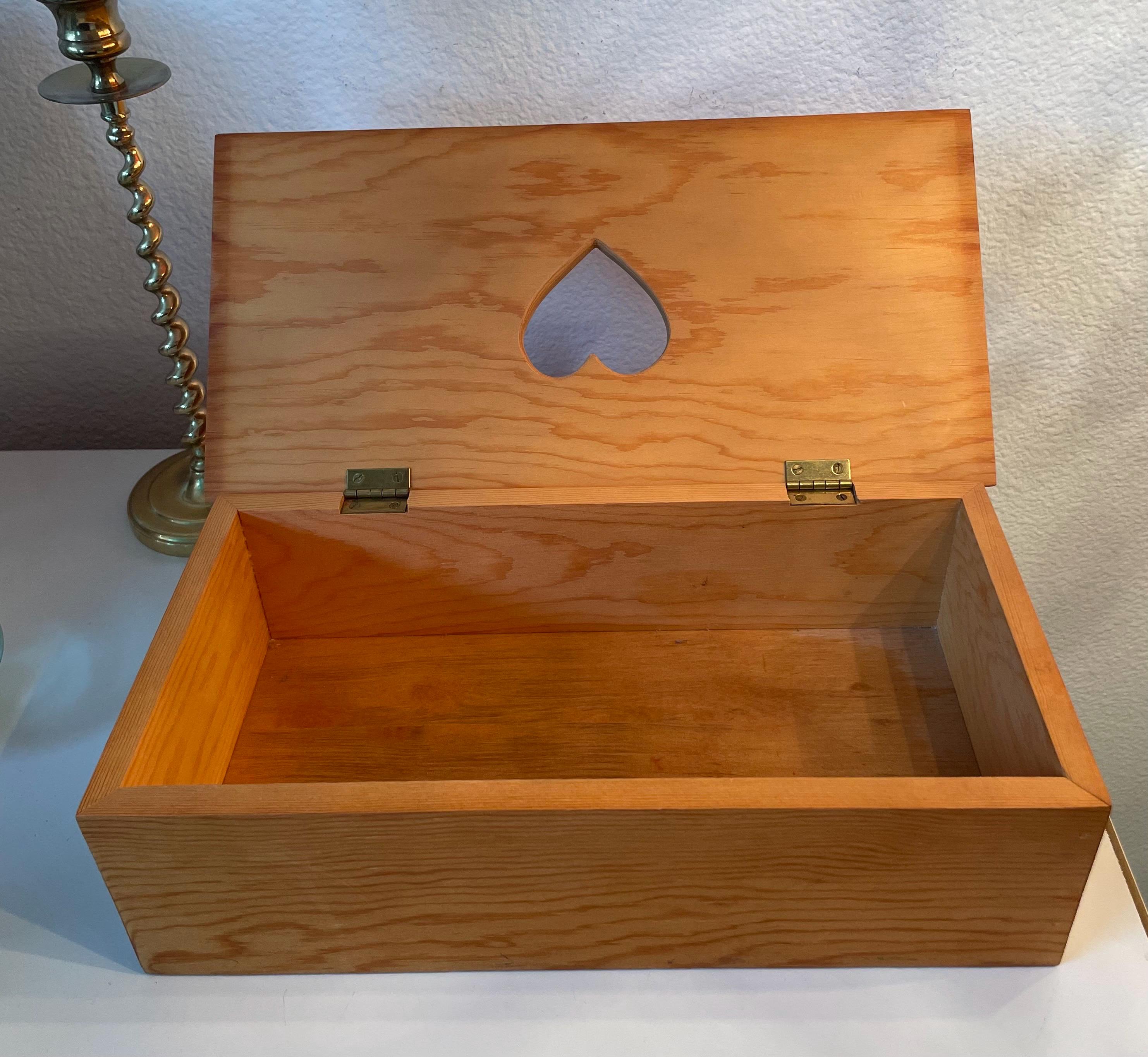 木製ハート型穴付き収納ボックス Wooden Tissue Box With Heart Shape Cutout | Vintage Rectangle Wood