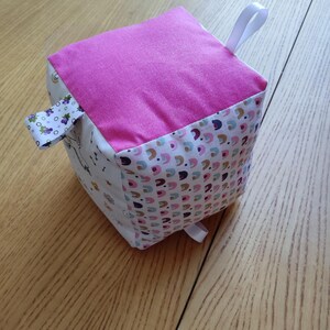 Cubo de actividades para bebés