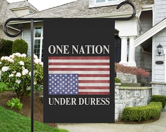 En nation under tvång Husträdgårdsflagga, Upp och ner amerikansk flagga, Anti-Trump, Progressiv liberal vänsteraktivist, Skydda demokratin