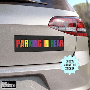 Adesivo magnético/para-choque para estacionar no banco traseiro do carro, presente engraçado de orgulho gay, queer, bi, LGBTQIA+, LGBT, sim, homo, letras de arco-íris, decalque de carro que os homens de marketing multinível adoram
