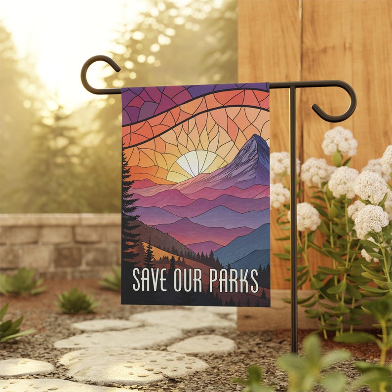 Bandera de jardín de la casa "Salven nuestros parques", bandera de protesta en parques nacionales, anti-Trump, Musk Doge, fascismo, oligarquía, activista liberal de izquierdas, amante de la naturaleza 12'' × 18''