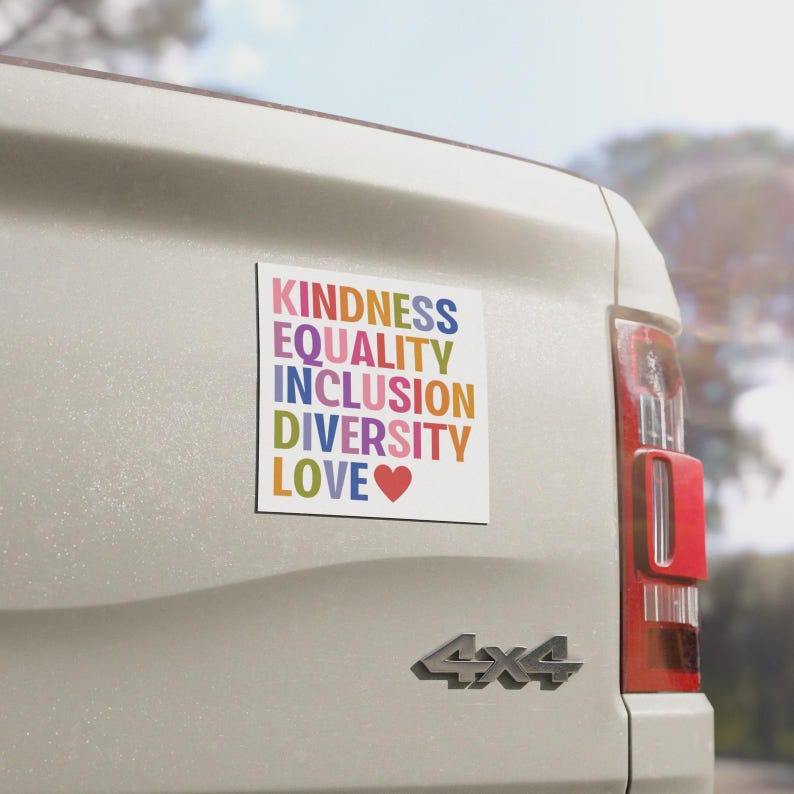 Vriendelijkheid gelijkheid inclusie diversiteit liefde auto magneet/bumpersticker, liberale progressieve waarden, democraat feministische geschenk, mensenrechten sticker afbeelding 3