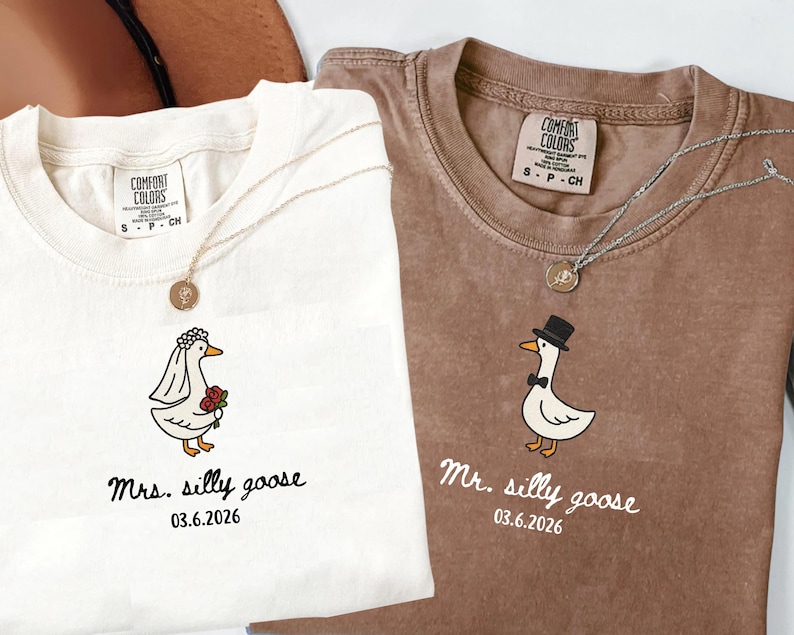 Comfort Colors® Mr And Mrs Silly Goose Shirt, Newlywed Matching Couple Tee, Bride And Groom Funny Honeymoon Shirt, Wedding Gift Anniversary 画像 6
