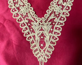 Dickey antique du musée - collier, 1900, Europe. En SOLDE ! Dentelle blanche. En bon état !