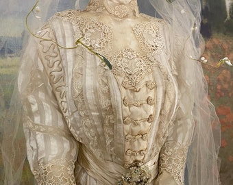 Wedding Suit, 1902-1903, USA. Striped mother-of-pearl silk suit. Very nice museum piece! Embroidery with lace on tulle. Cord embroidery.