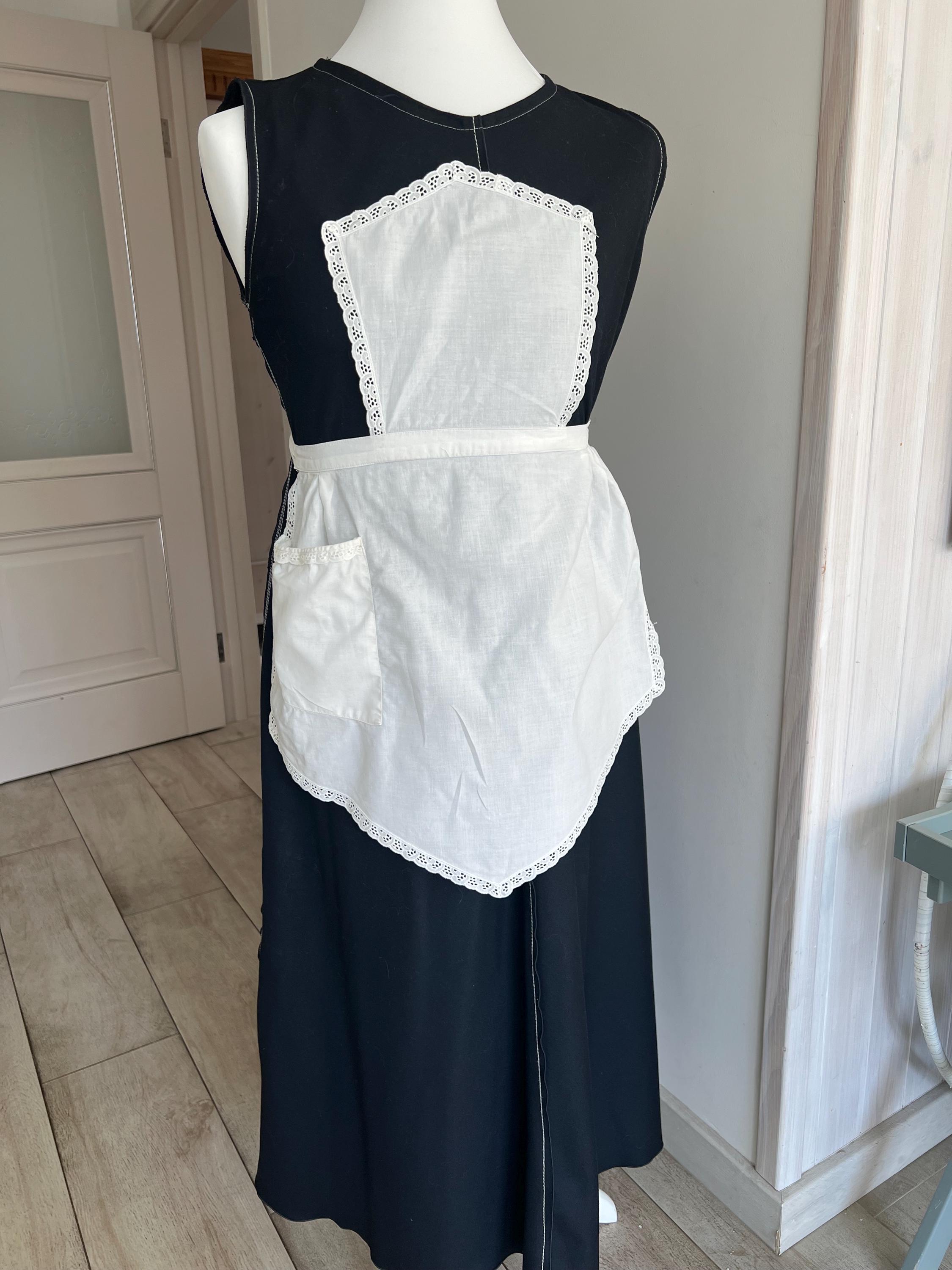 vintage 1950. apron for a waiter. fabric white cotton. along the edge white lace. in good condition. bow at the back. kitchen beautiful ap
