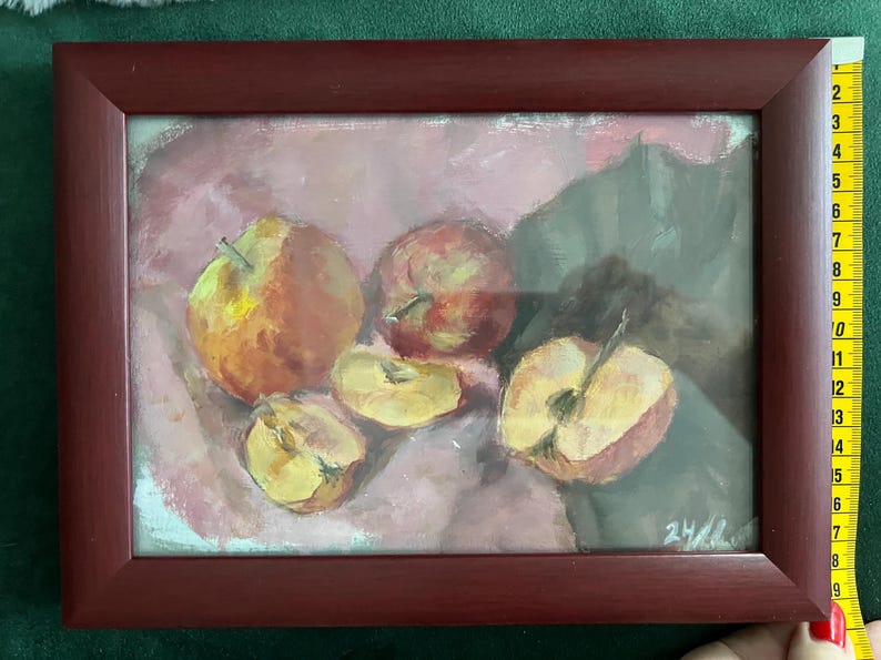Ljus bild Österrike. Akvarell "Röda äpplen" i mahognyram. Storlek med ram 25 x 20 cm. Glaset kan dras ut. Bilden är liten bild 7