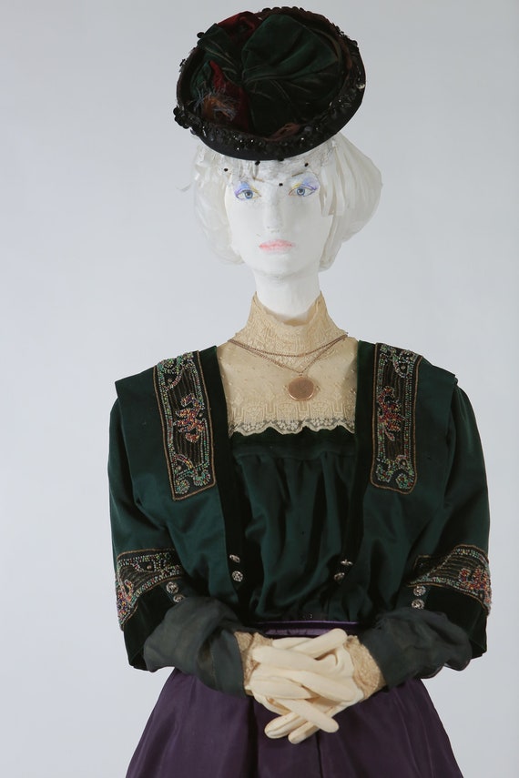 Antique Blouse made of thin woolen cloth of dark e