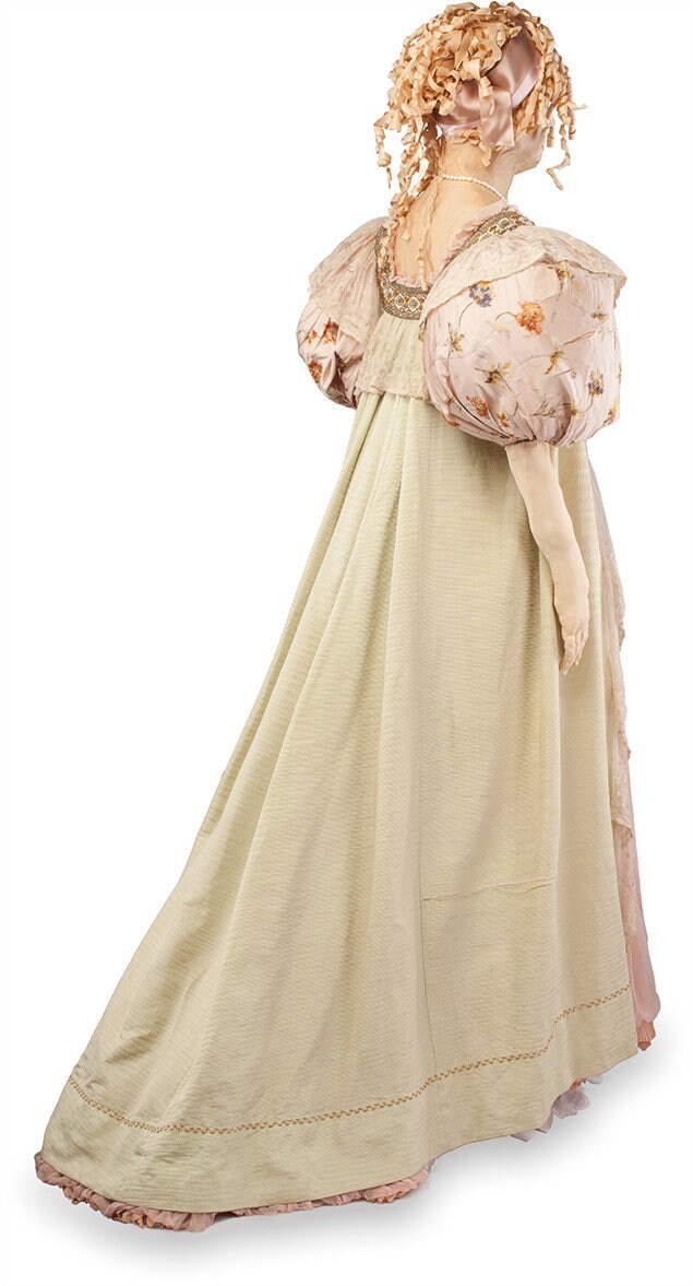 The Sleeveless Concert in Antique White