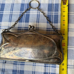 antique handbag 1890. there is a silver mark size height 6 cm in hand and ring 14 cm width 13 cm. I image 6