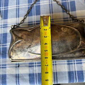 antique handbag 1890. there is a silver mark size height 6 cm in hand and ring 14 cm width 13 cm. I image 7