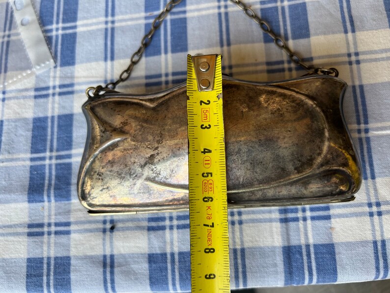 antique handbag 1890. there is a silver mark size height 6 cm in hand and ring 14 cm width 13 cm. I image 7