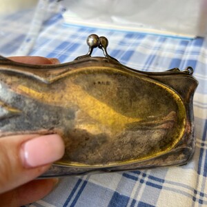 antique handbag 1890. there is a silver mark size height 6 cm in hand and ring 14 cm width 13 cm. I image 8