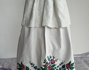 old petticoat 1940. Ukraine. skirt with beautiful embroidery, can be worn even now. white chintz fabric. At the bottom there are 4 номер 28