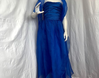 Vestido largo azul vintage de los 90 de Louis Feraud / Vestido de gasa de seda de corte A con pañuelo / Vestido de princesa para invitada de boda o fiesta