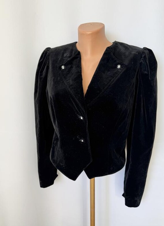 Altenbeurer Vintage Black Velvet Cropped Fitted Jacket | Gothic