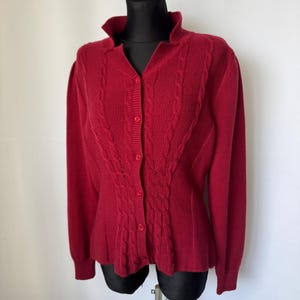 Screen Siren Cardi Burgundy – Emmy Design Retro Peplum Cardigan 40s 50s Vintage Style Wool